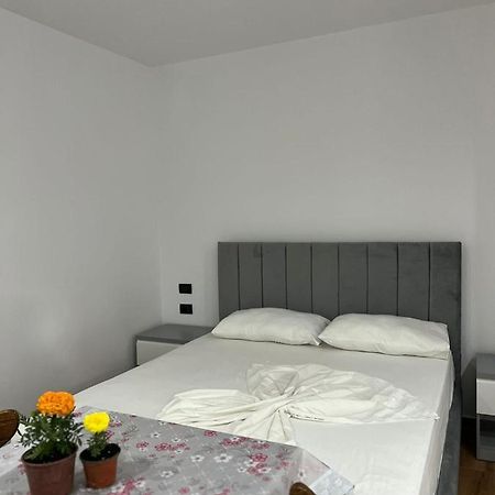 Hotel Vila Herta Драч Екстериор снимка