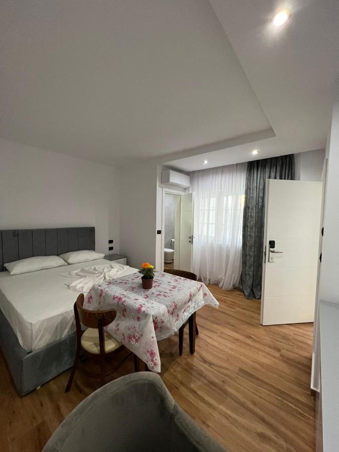 Hotel Vila Herta Драч Екстериор снимка